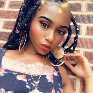 Meet your Posher, Nakia